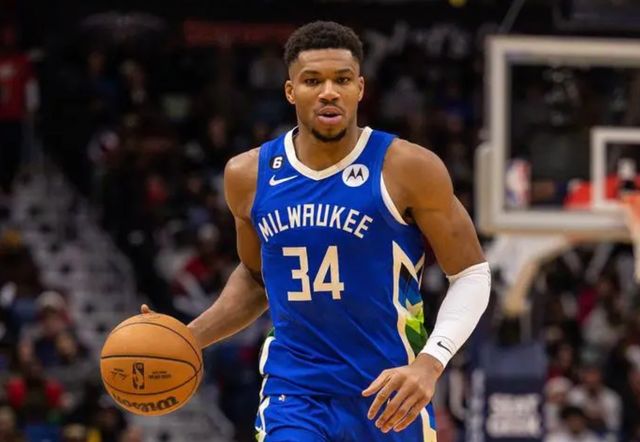 她对游泳的 她对游泳的