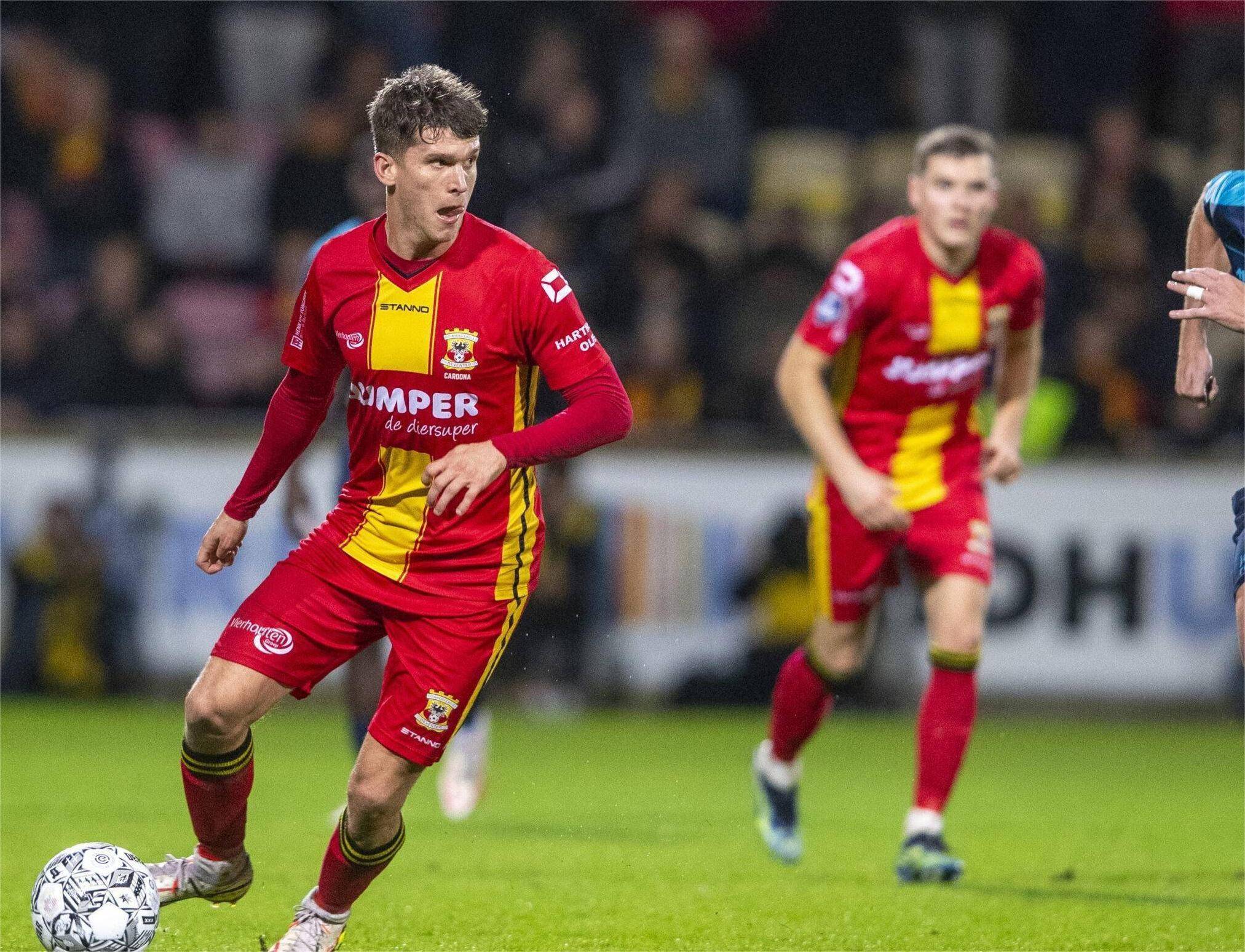 适应现代足 适应现代足