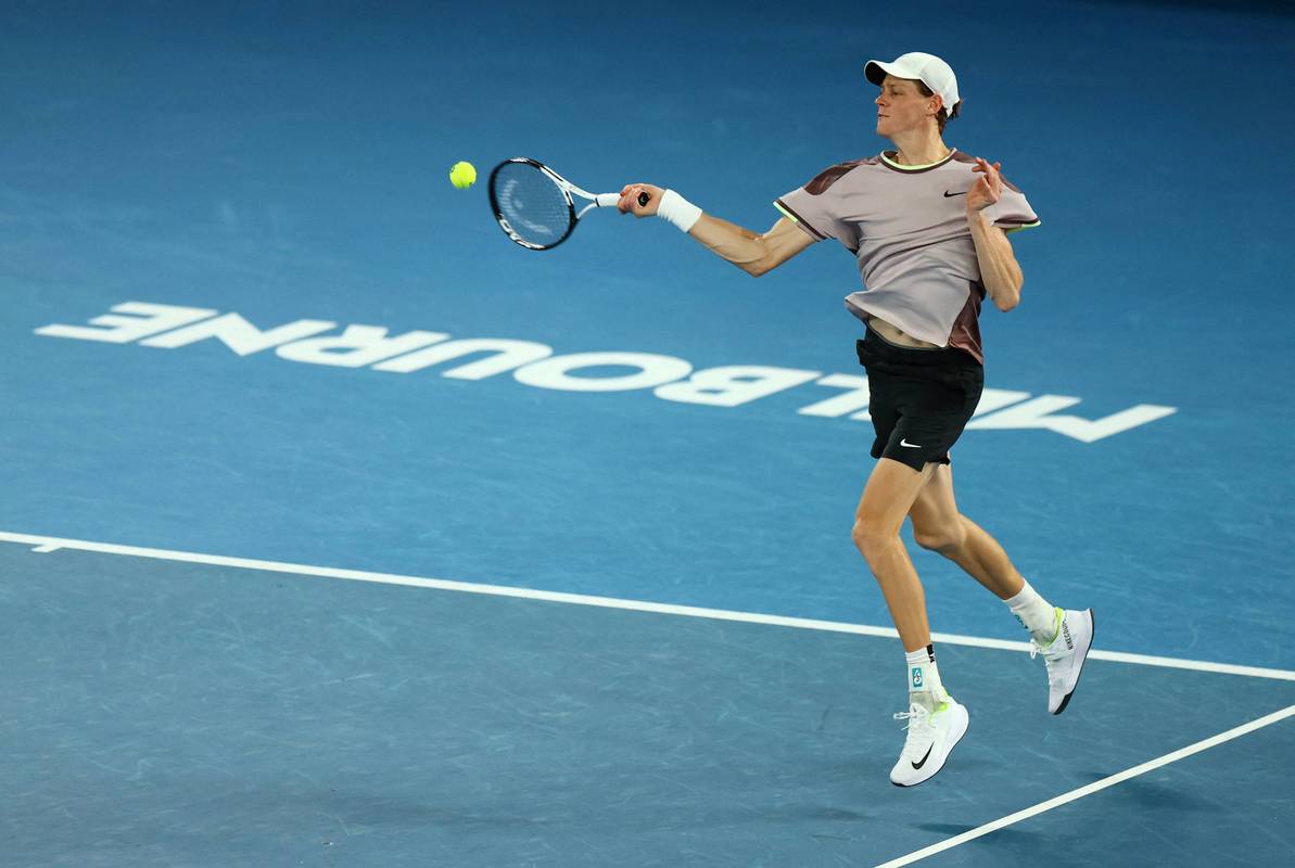 体育逐梦十四运：全运会游泳赛场 明星运动员受追捧